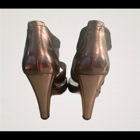 Michael Kors Sequin Heels - Bronze and Red - Picture 3 of 6